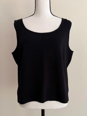 St. John Black Scoop Neck Knit Tank